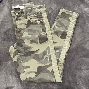Zara’s Women Camo Denim Pants size 2